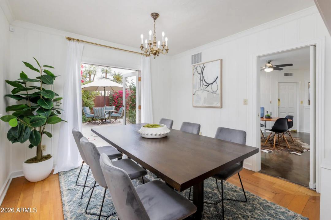 Real Estate Picture 3