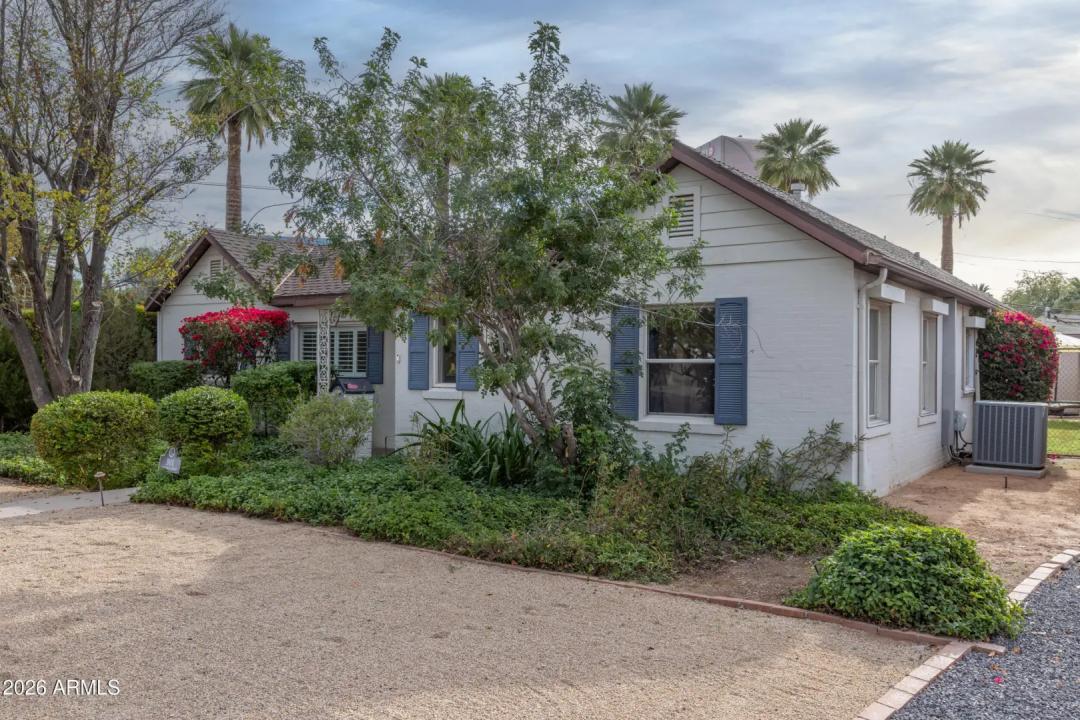 Real Estate Picture 8