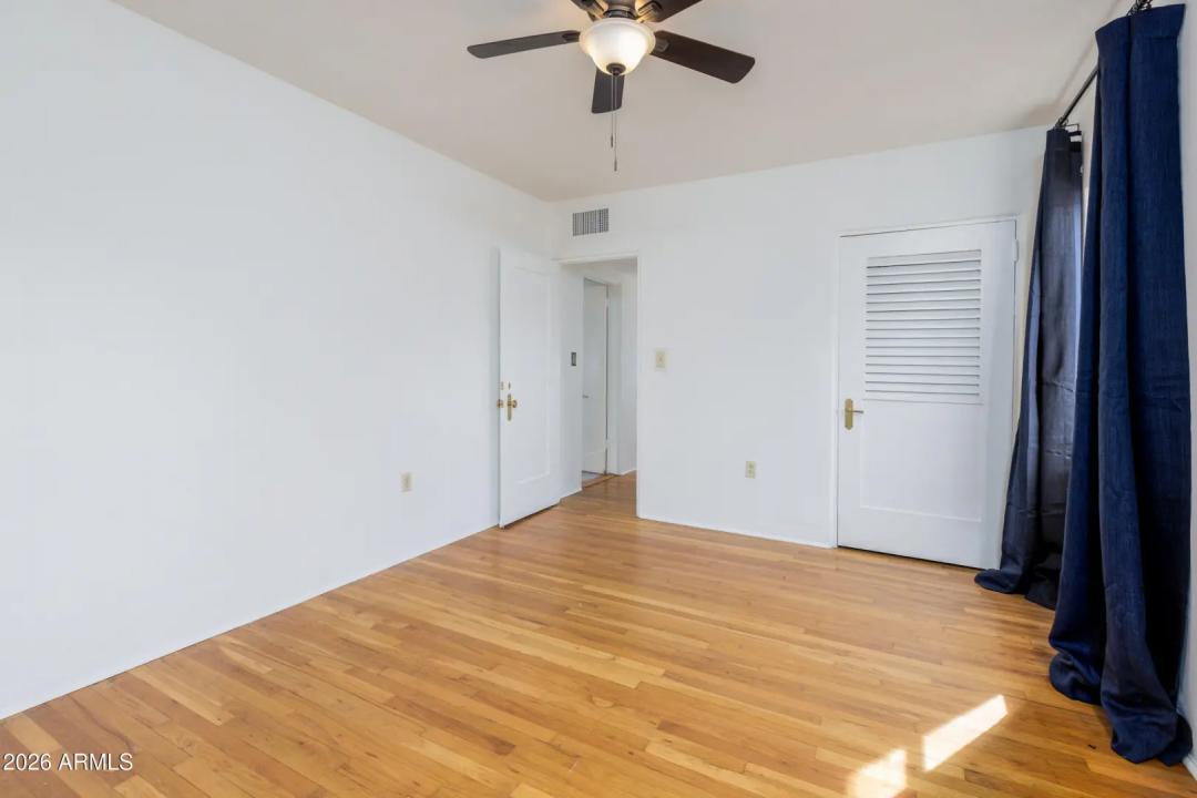 Real Estate Picture 23