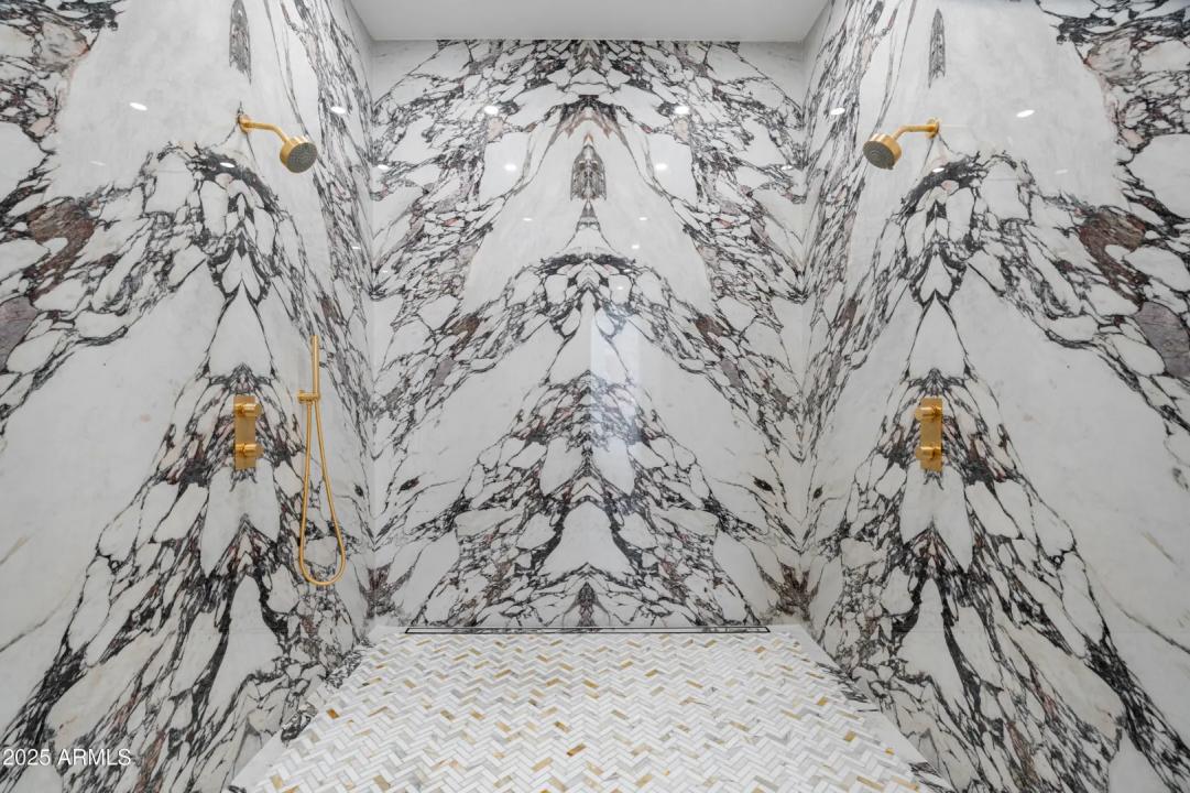 Real Estate Picture 13