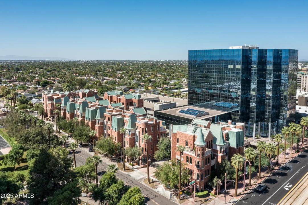 Real Estate Picture 30