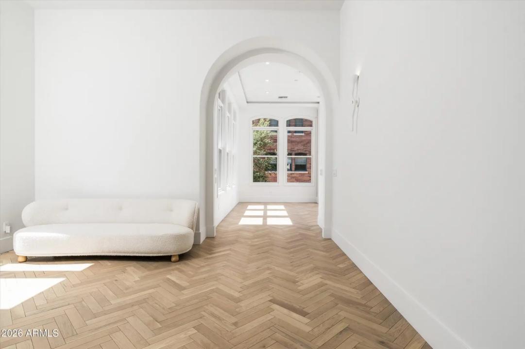 Real Estate Picture 19