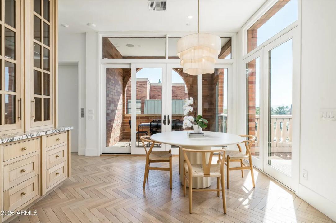 Real Estate Picture 7