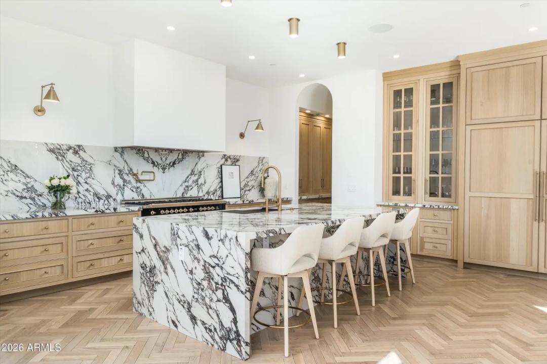 Real Estate Picture 5