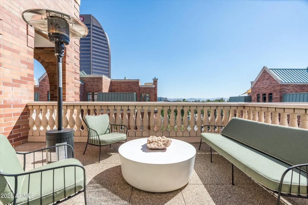 Real Estate Picture 12