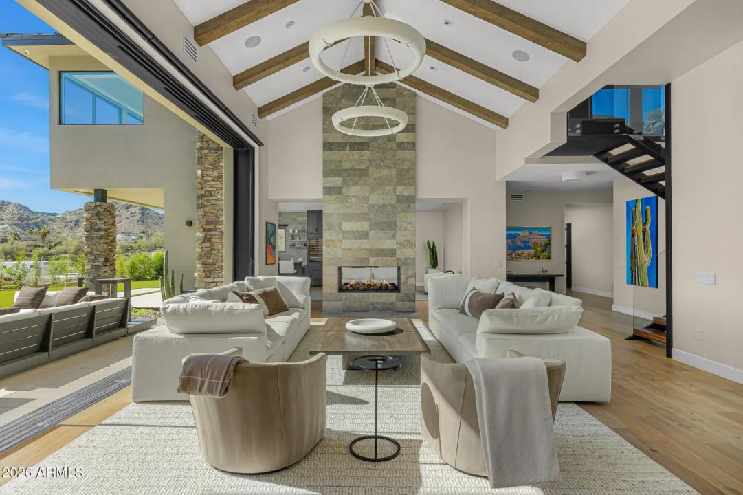 Real Estate Picture 3