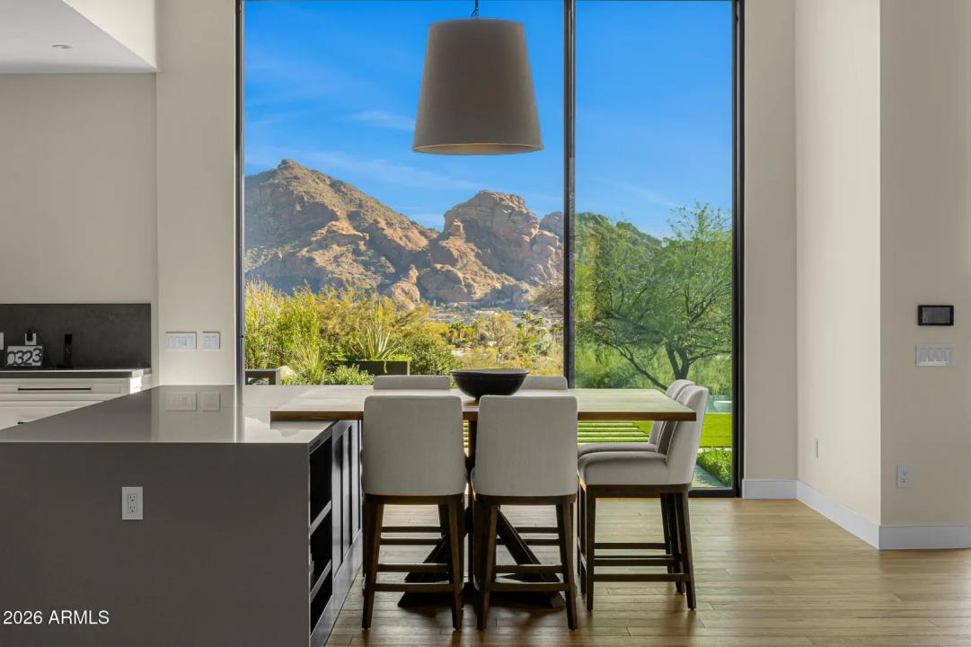 Real Estate Picture 4