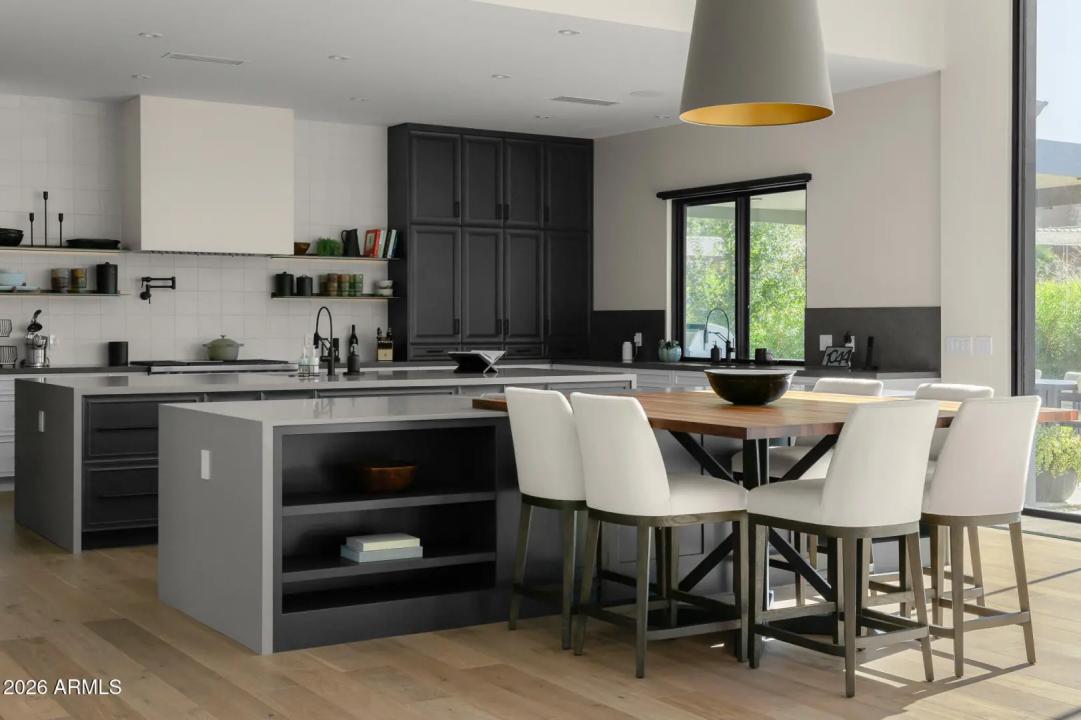 Real Estate Picture 17