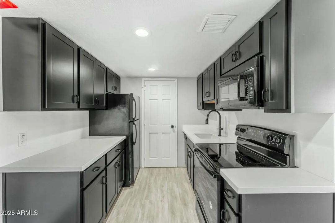 Real Estate Picture 10