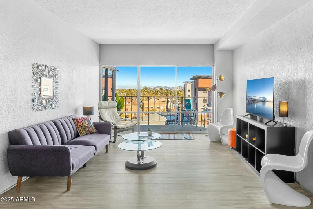 Real Estate Picture 14