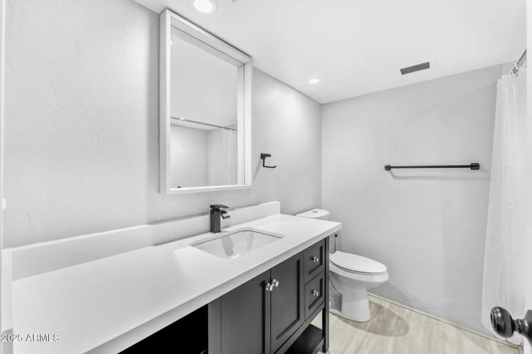 Real Estate Picture 18