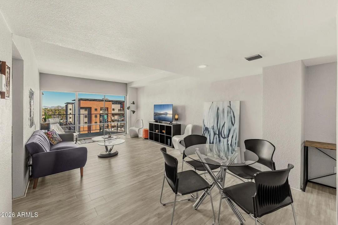Real Estate Picture 3