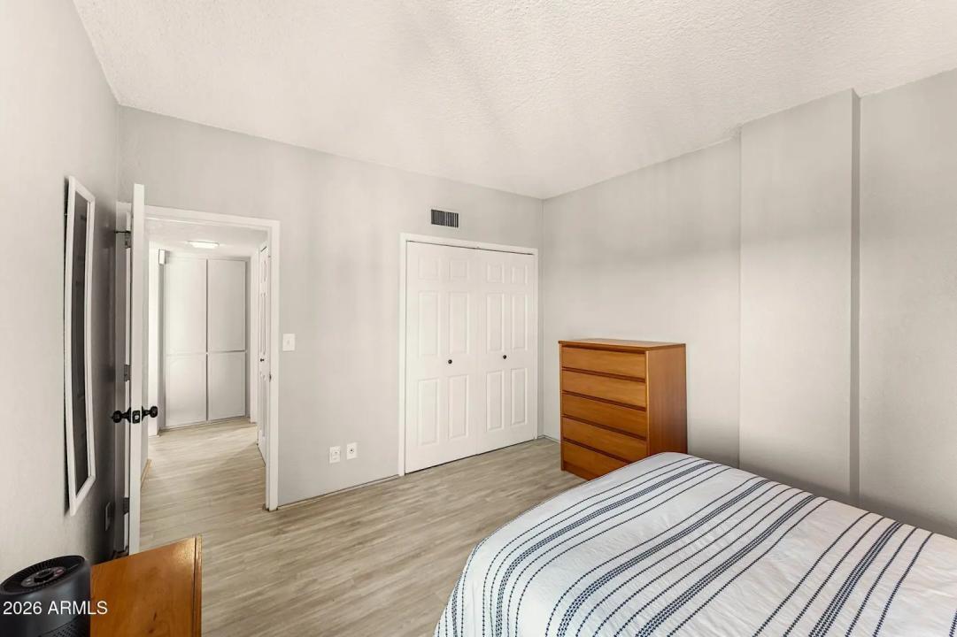 Real Estate Picture 9