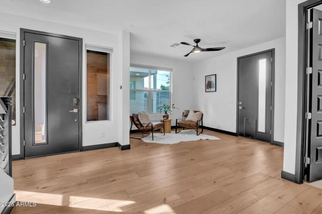 Real Estate Picture 3