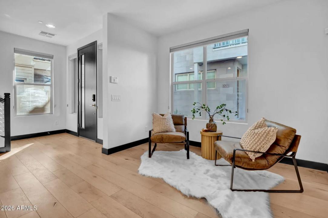 Real Estate Picture 5