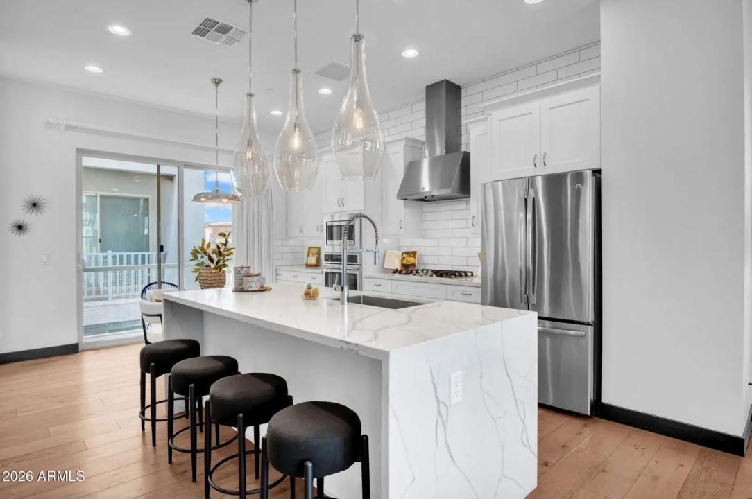 Real Estate Picture 15