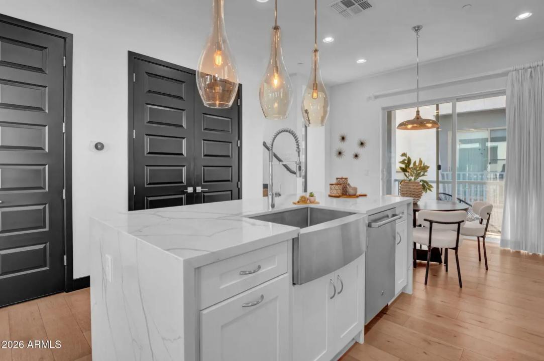 Real Estate Picture 16