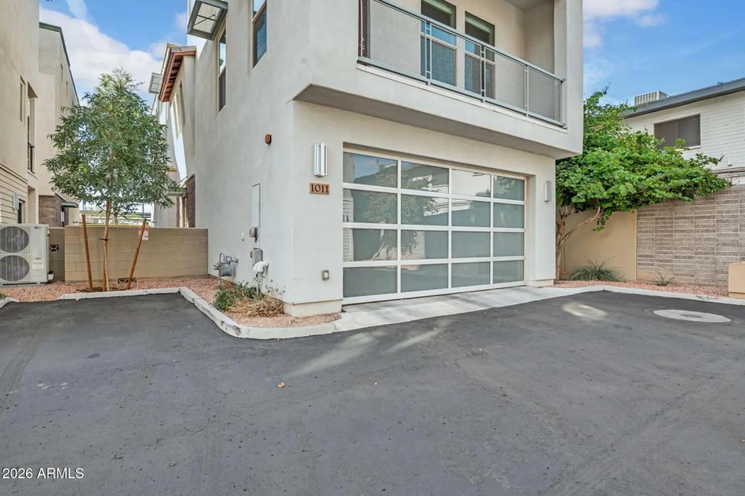 Real Estate Picture 32