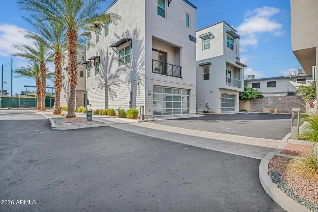 Real Estate Picture 33