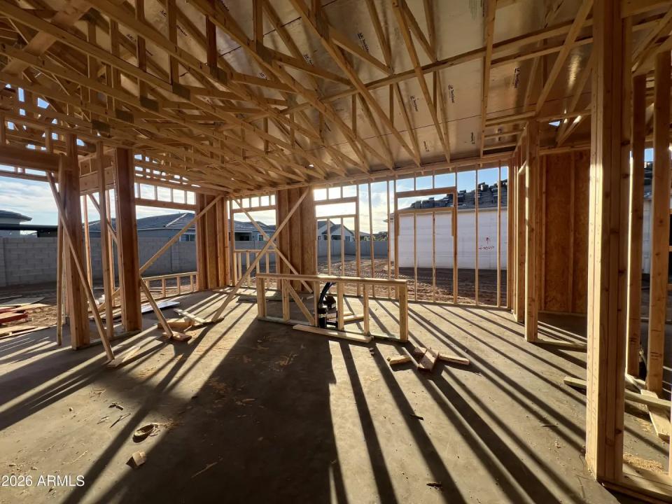 Real Estate Picture 4