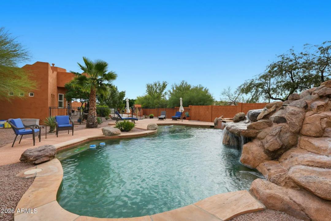 Real Estate Picture 10