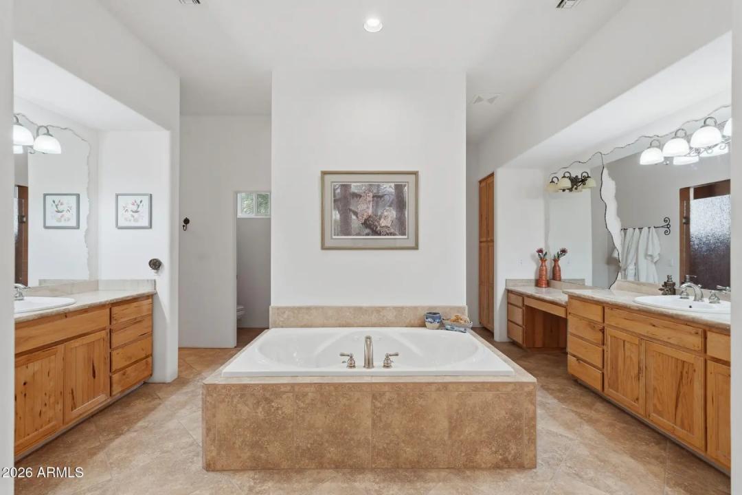 Real Estate Picture 24