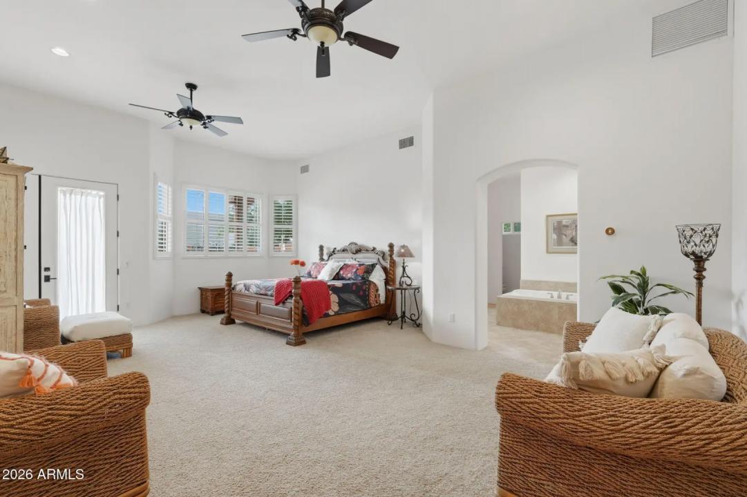 Real Estate Picture 25