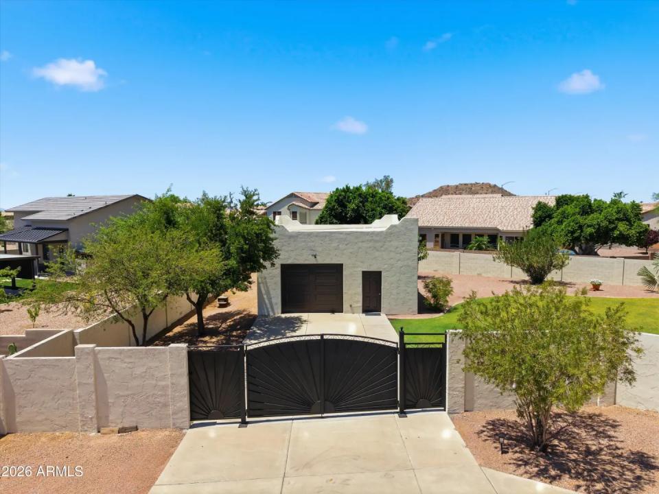 Real Estate Picture 5