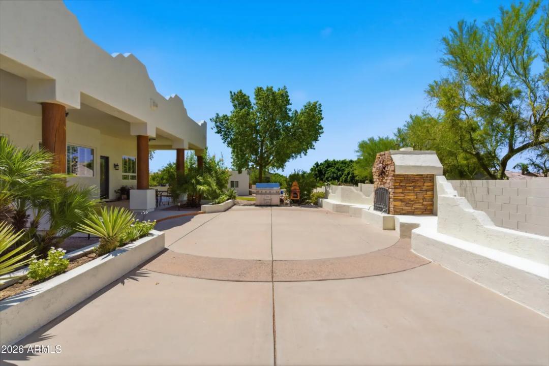 Real Estate Picture 7