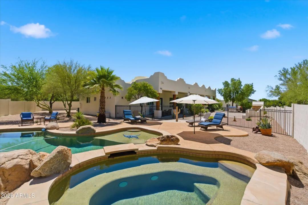 Real Estate Picture 8