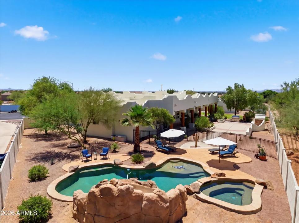 Real Estate Picture 13