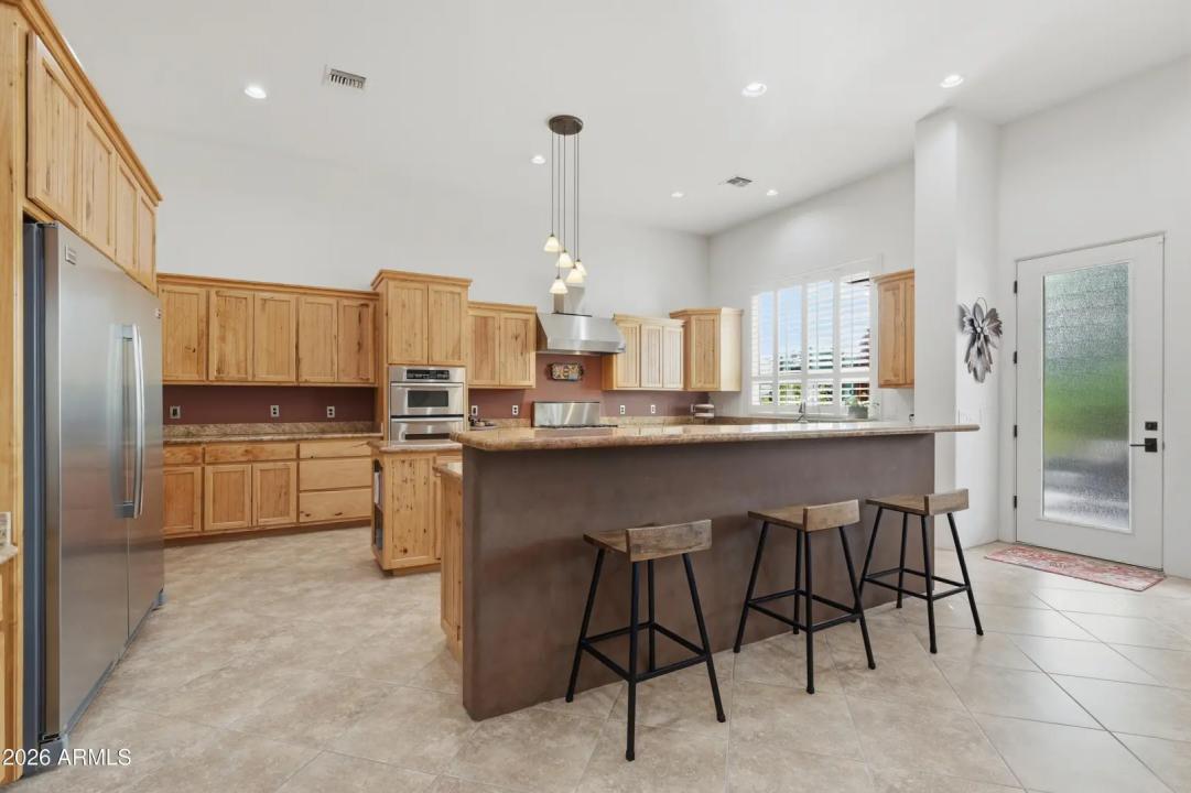 Real Estate Picture 24