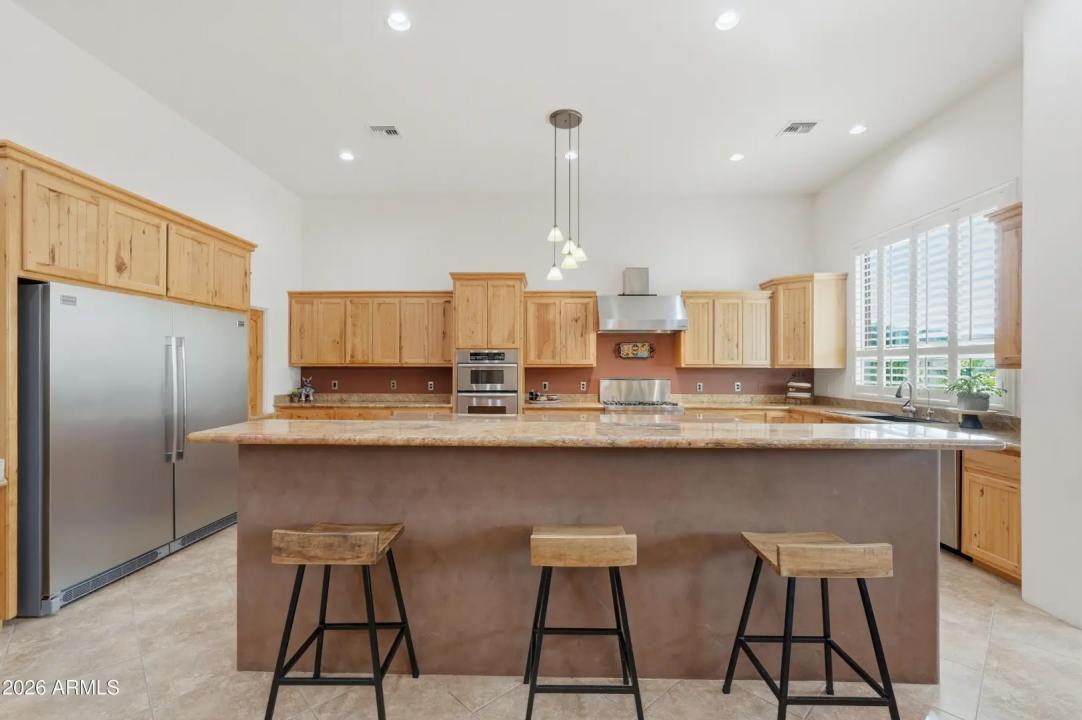 Real Estate Picture 25