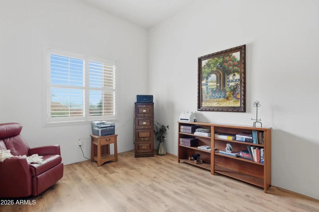 Real Estate Picture 11