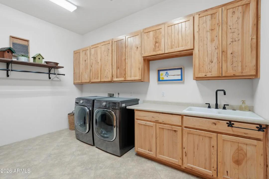 Real Estate Picture 32
