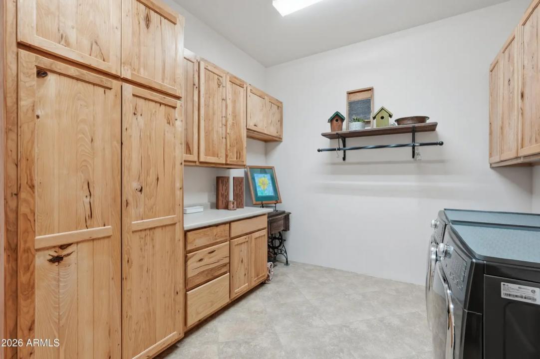 Real Estate Picture 33