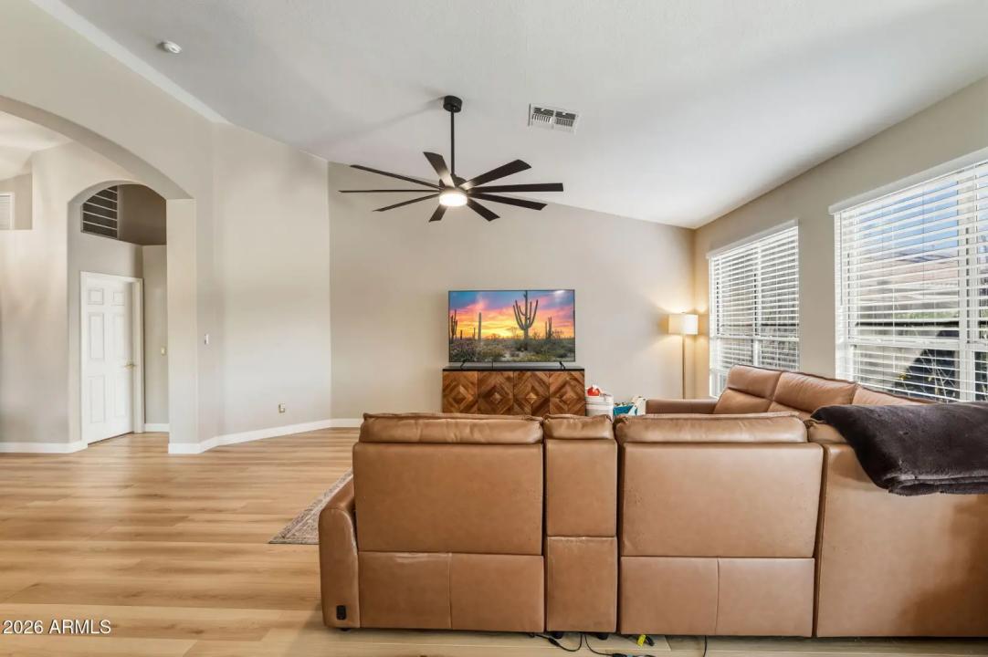 Real Estate Picture 15