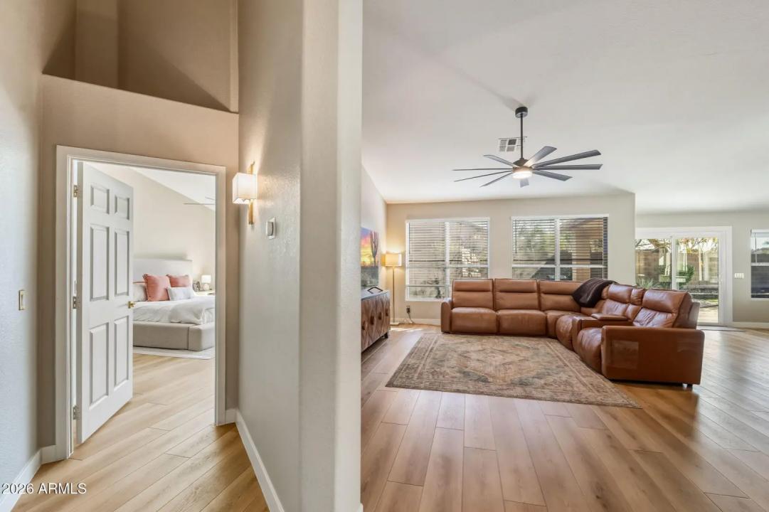 Real Estate Picture 18