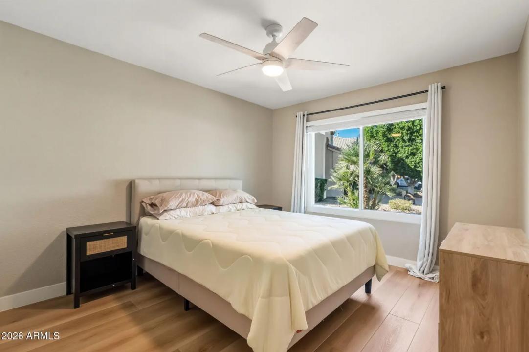 Real Estate Picture 26