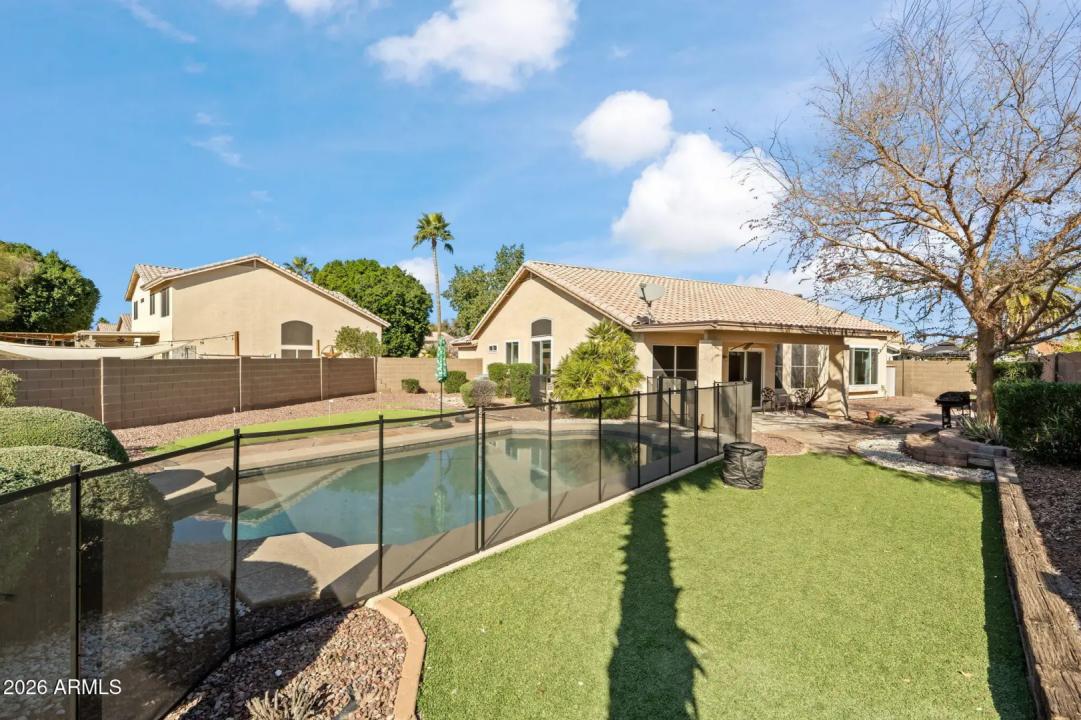 Real Estate Picture 33