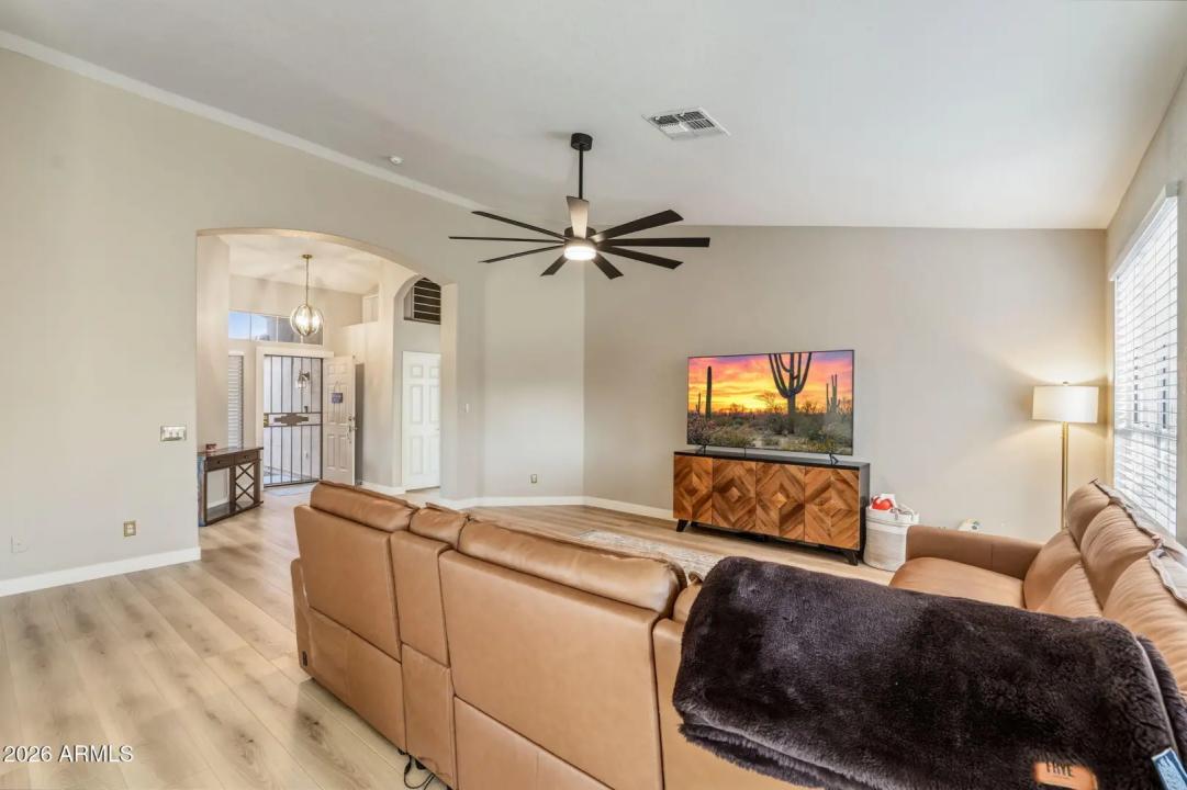 Real Estate Picture 17