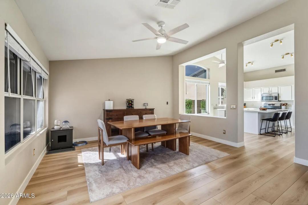 Real Estate Picture 12