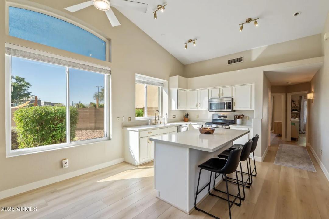 Real Estate Picture 6