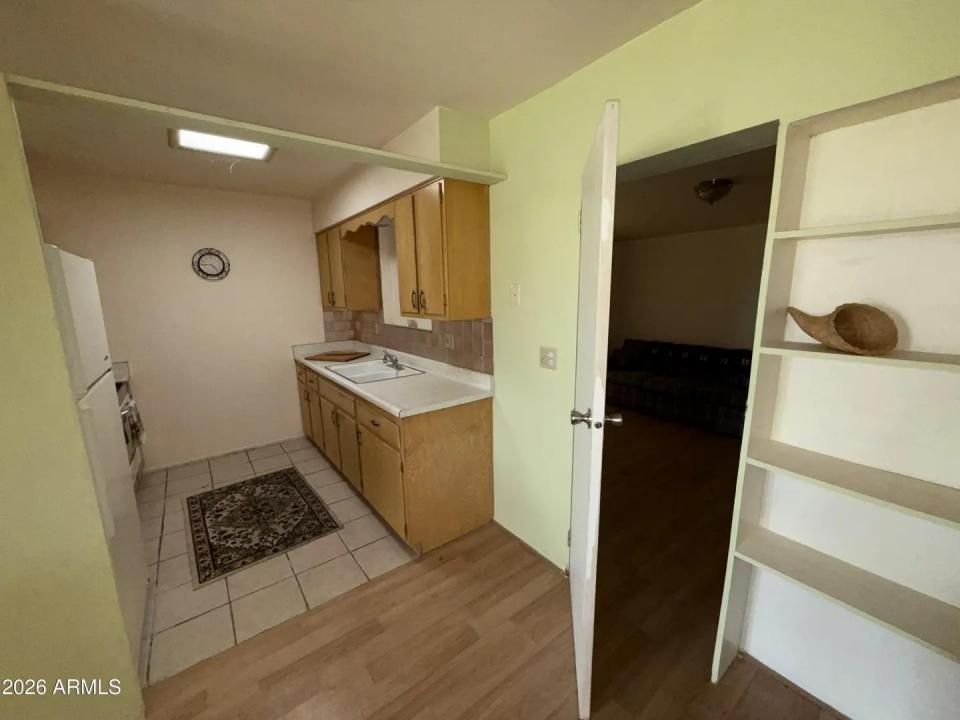 Real Estate Picture 14