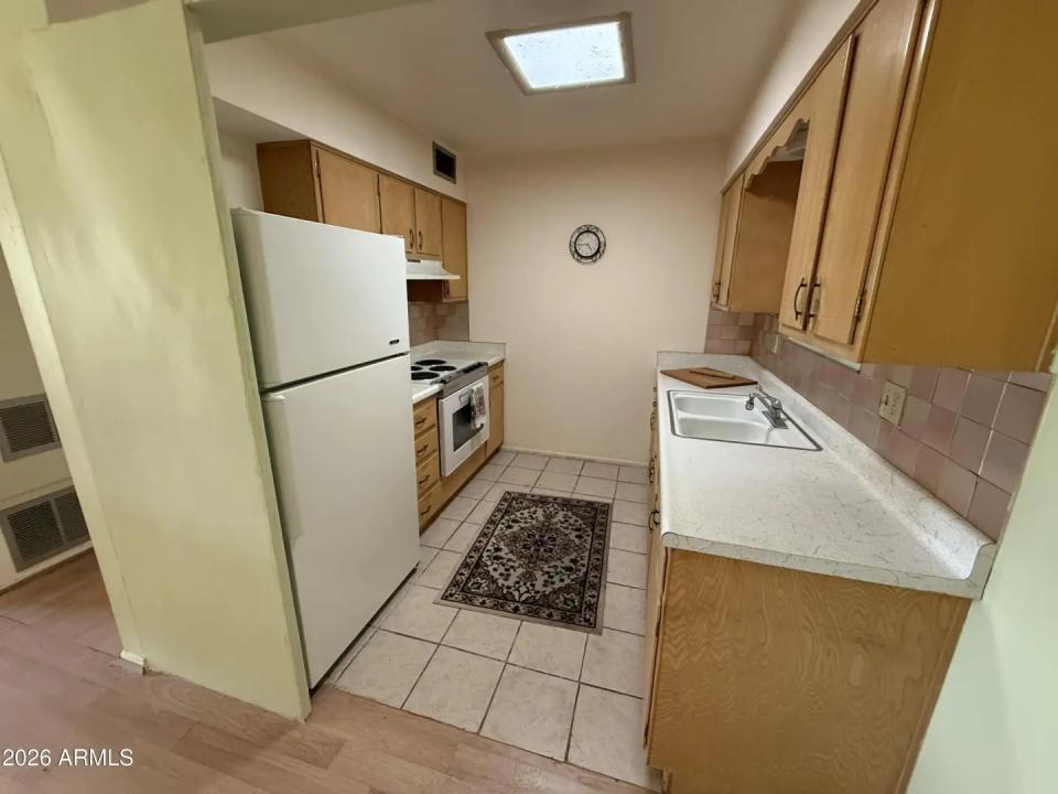 Real Estate Picture 8