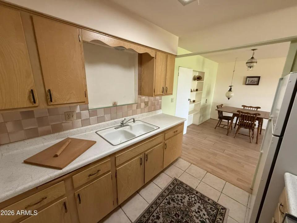 Real Estate Picture 11