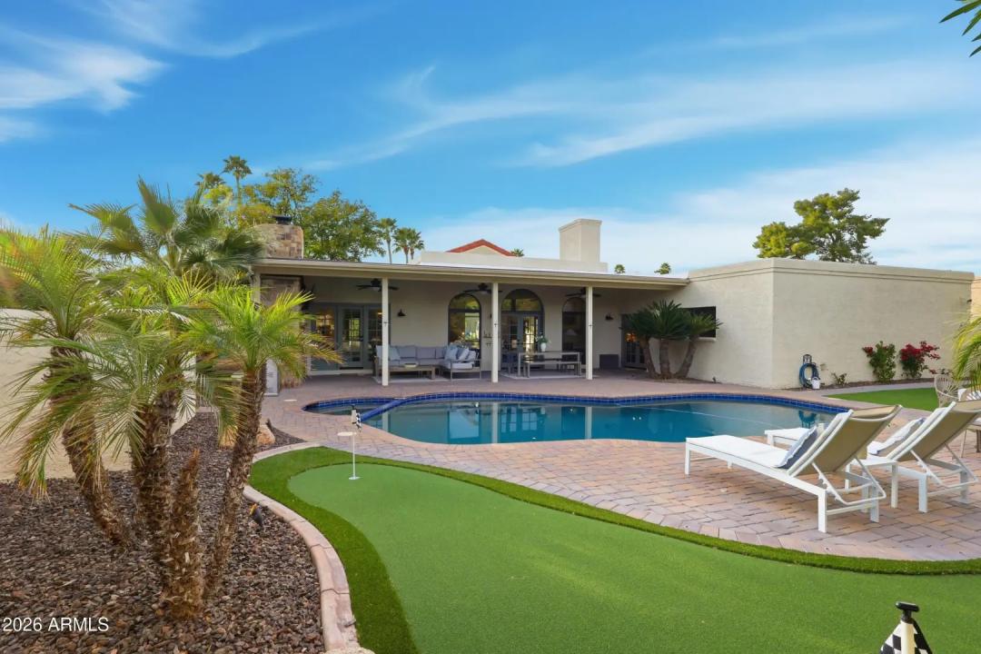 Real Estate Picture 6