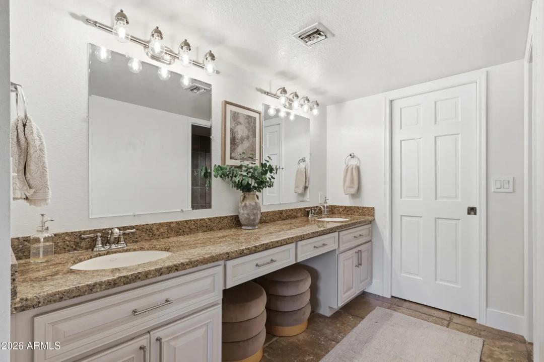 Real Estate Picture 33