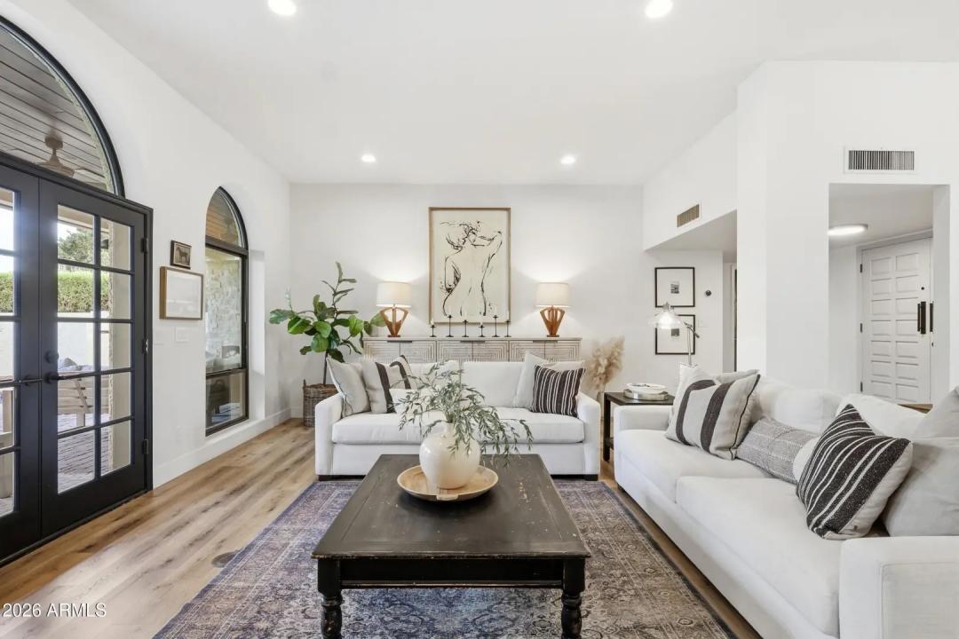 Real Estate Picture 15