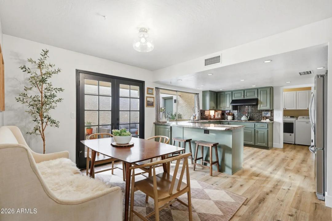 Real Estate Picture 22